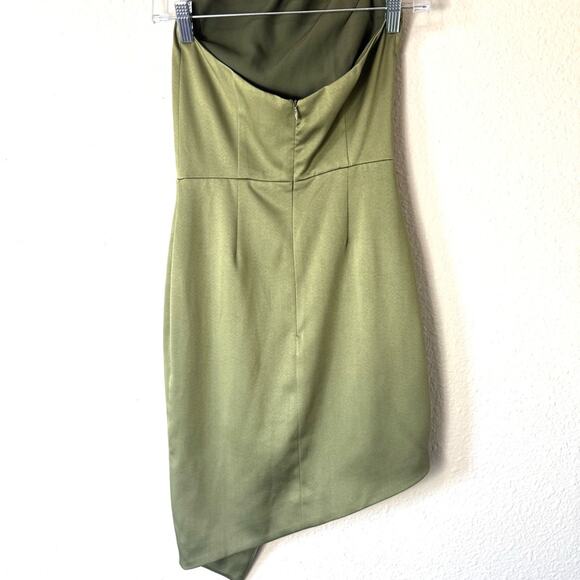 Elliatt Camo Green Asymmetric Satin Halter Mini Dress Size XS - Picture 5 of 8